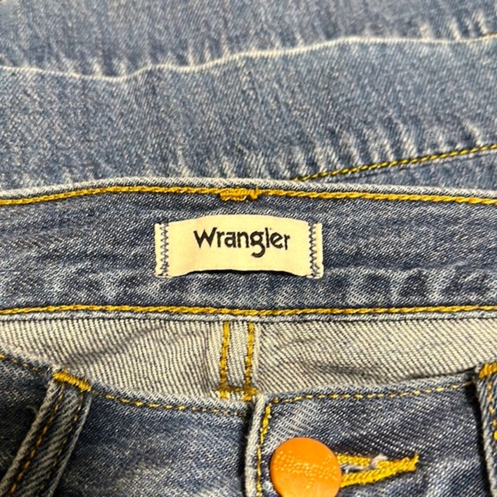 Wrangler High Rise Flare - Picture 4 of 6